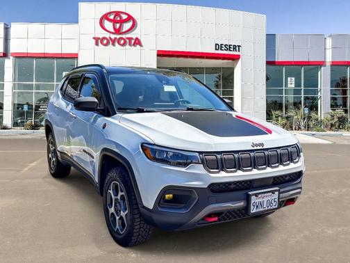 Bright White Clearcoat 2022 Jeep Compass Trailhawk