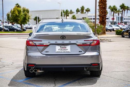 2025 Toyota Camry SE