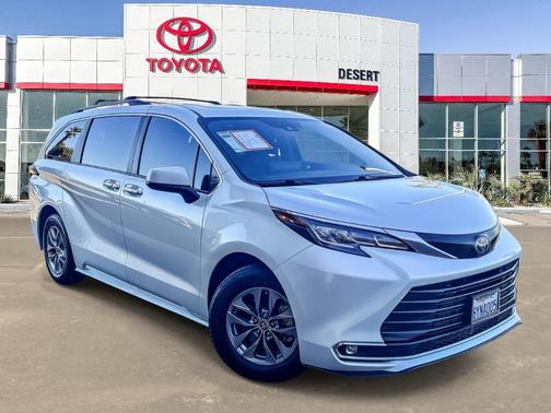 2022 Toyota Sienna XLE