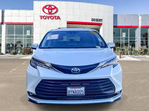 2022 Toyota Sienna XLE
