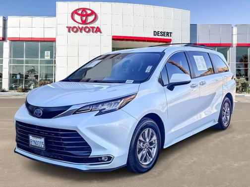2022 Toyota Sienna XLE