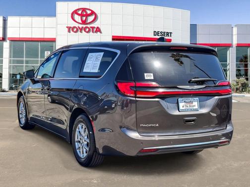 Granite Crystal Clearcoat Metallic 2023 Chrysler Pacifica Touring-L