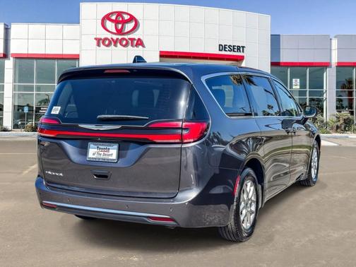 Granite Crystal Clearcoat Metallic 2023 Chrysler Pacifica Touring-L