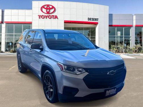Silver Ice Metallic 2019 Chevrolet Traverse LS