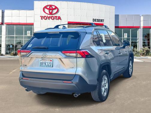 2020 Toyota RAV4 XLE