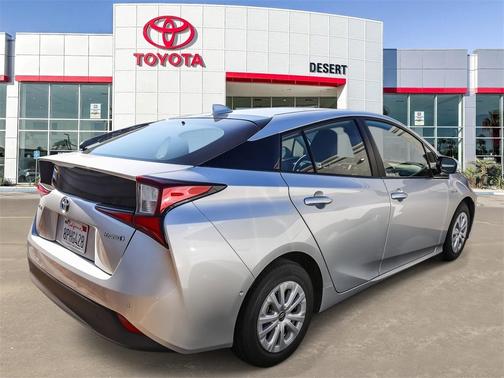 2020 Toyota Prius LE