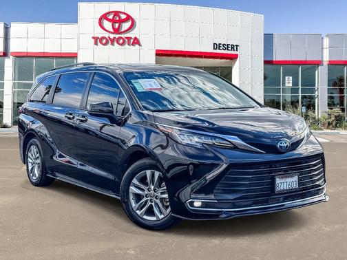 2022 Toyota Sienna XLE