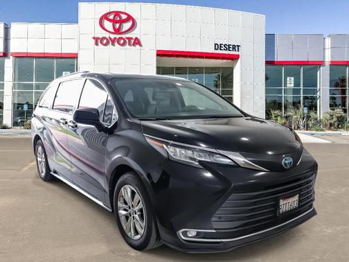 2022 Toyota Sienna XLE