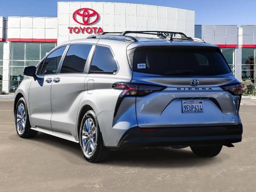 2023 Toyota Sienna XLE