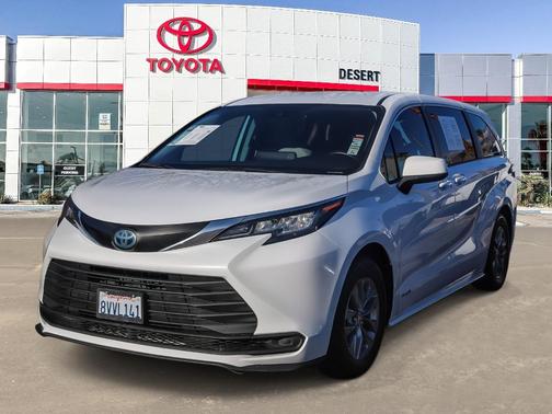 2021 Toyota Sienna LE