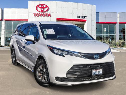 2021 Toyota Sienna LE