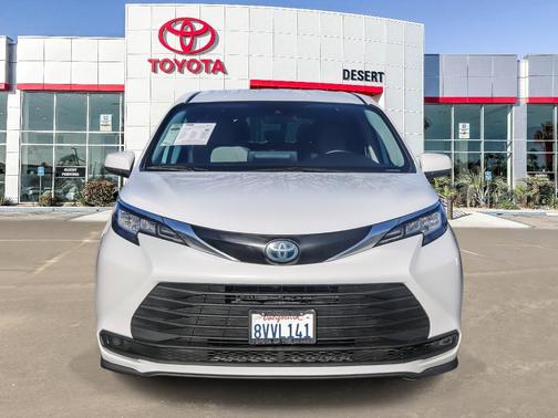 2021 Toyota Sienna LE