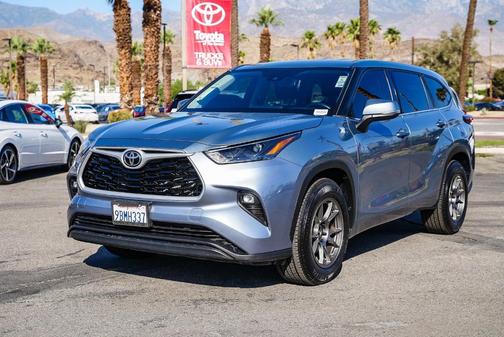 2022 Toyota Highlander LE