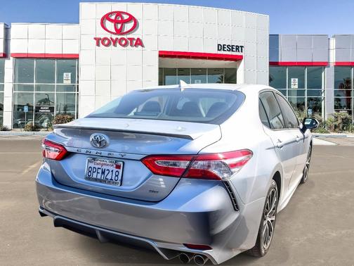 2020 Toyota Camry SE