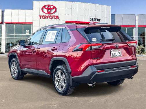 2022 Toyota RAV4 XLE
