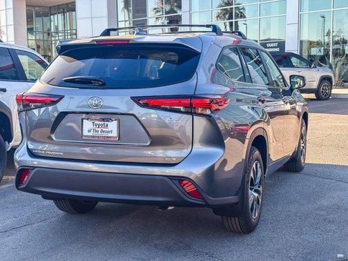 2025 Toyota Highlander Hybrid XLE