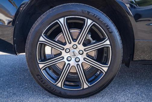2018 Volvo XC60 Recharge Plug-In Hybrid T8 Inscription