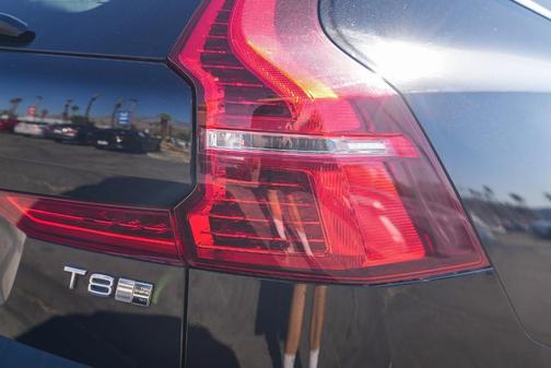 2018 Volvo XC60 Recharge Plug-In Hybrid T8 Inscription
