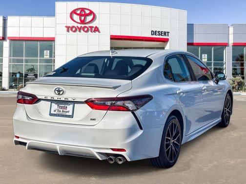 Ice 2024 Toyota Camry SE