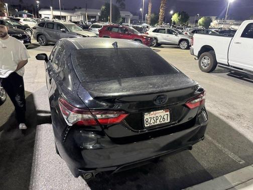 2022 Toyota Camry Hybrid SE