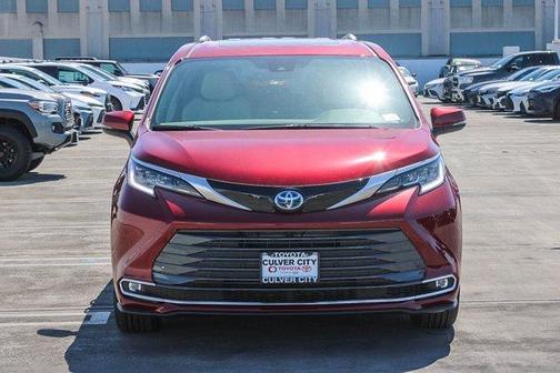 2025 Toyota Sienna Limited