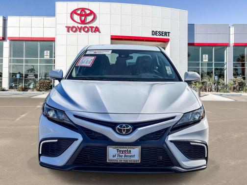 Ice 2024 Toyota Camry SE