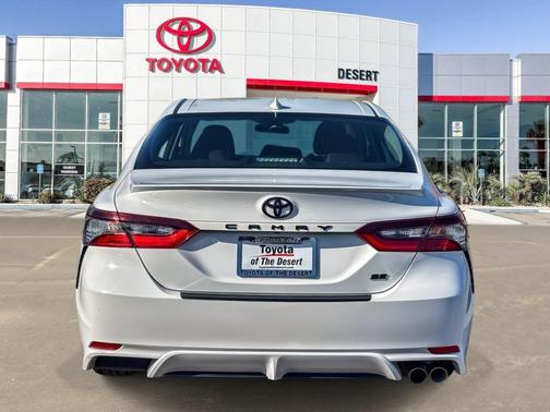 Ice 2024 Toyota Camry SE