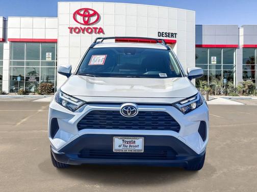 Ice 2025 Toyota RAV4 Hybrid LE