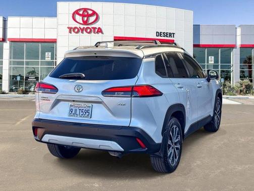 Pearl 2023 Toyota Corolla Cross XLE