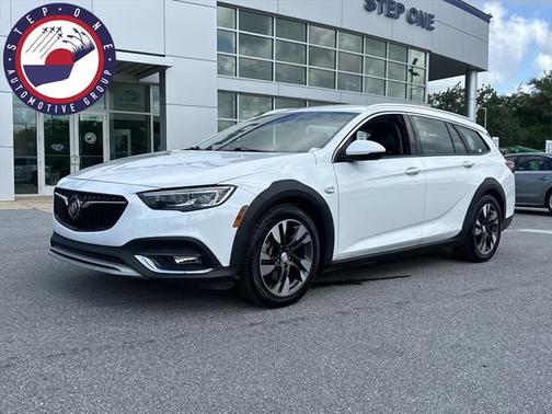 2018 Buick Regal TourX Essence