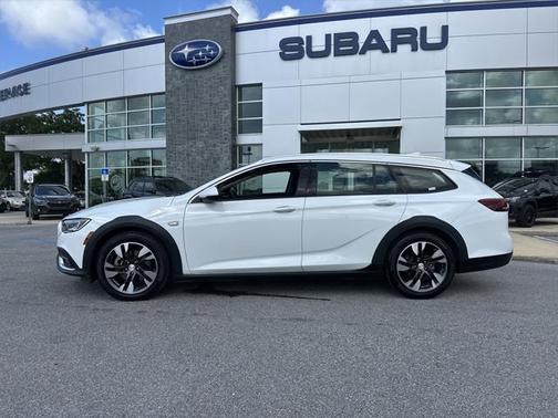 2018 Buick Regal TourX Essence