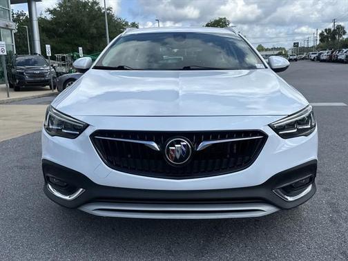 2018 Buick Regal TourX Essence