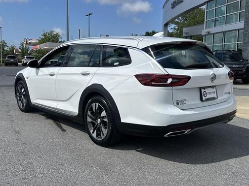 2018 Buick Regal TourX Essence