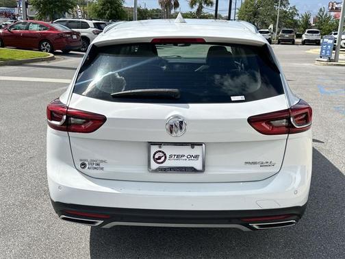 2018 Buick Regal TourX Essence