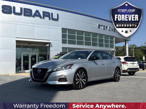 2022 Nissan Altima SR FWD