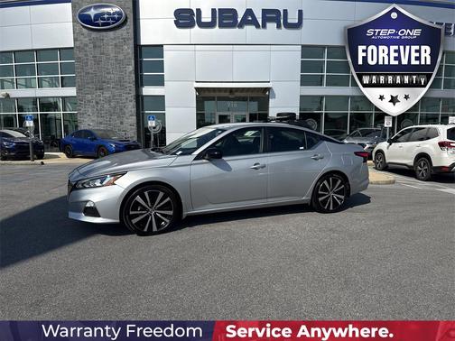 2022 Nissan Altima SR FWD