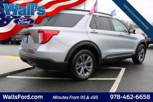 Iconic Silver Metallic 2022 Ford Explorer XLT
