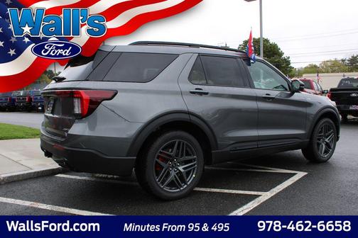 Carbonized Gray Metallic 2026 Ford Explorer ST-Line