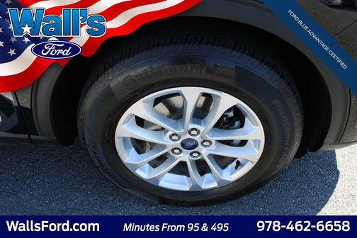 Agate Black Metallic 2022 Ford Escape SE