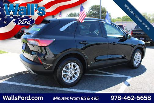 Agate Black Metallic 2022 Ford Escape SE