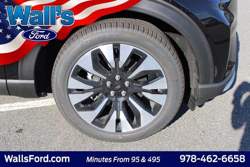 Agate Black Metallic 2027 Ford Explorer Platinum