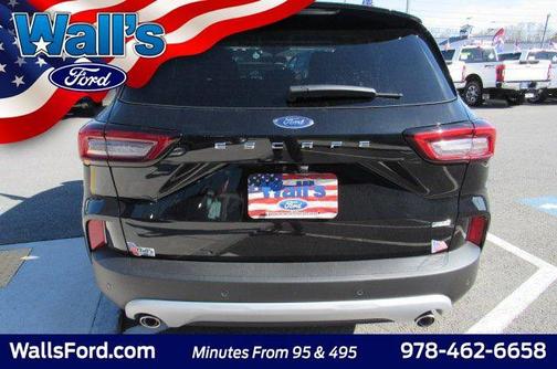Agate Black Metallic 2025 Ford Escape PHEV SE