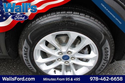 Agate Black Metallic 2022 Ford Escape SE