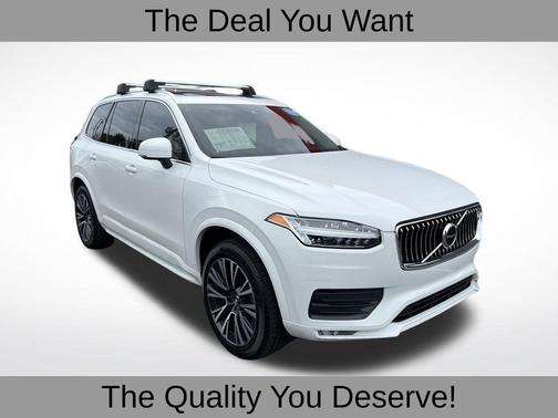 2022 Volvo XC90 T5 Momentum