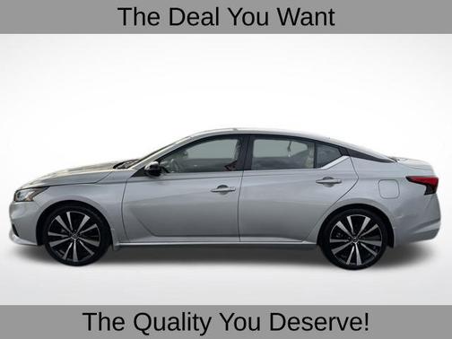 2022 Nissan Altima SR FWD