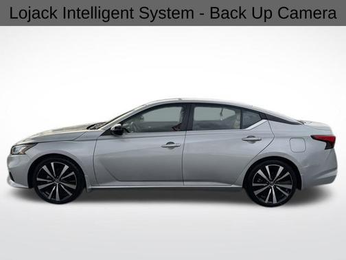 2022 Nissan Altima SR FWD