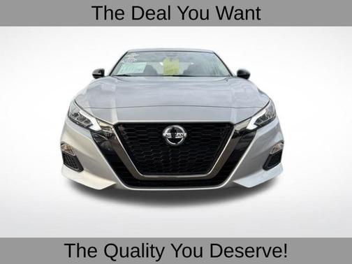 2022 Nissan Altima SR FWD