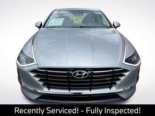 Shimmering Silver Pearl 2022 Hyundai SONATA SE