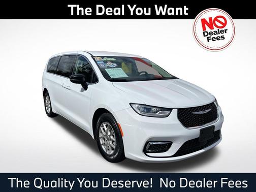 Bright White Clearcoat 2024 Chrysler Pacifica Touring L