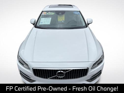 Crystal White Pearl 2018 Volvo S90 T8 Inscription